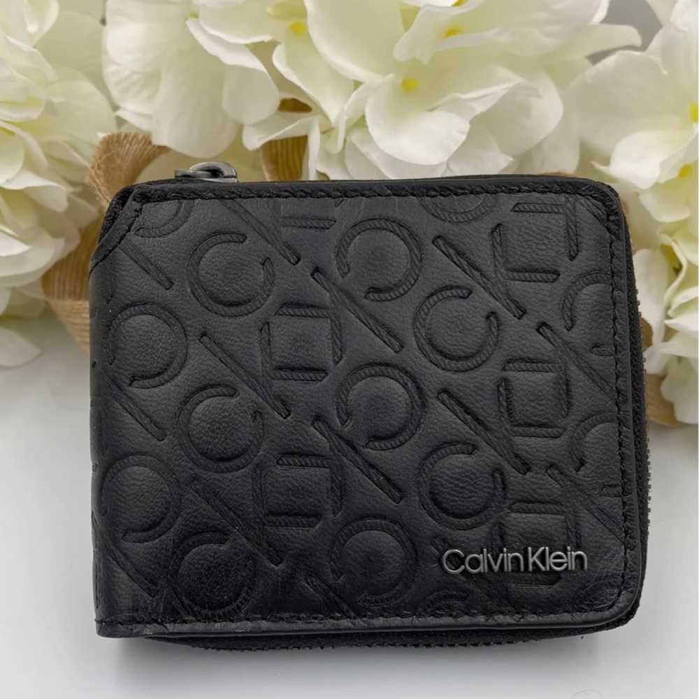 🥳SOLD🥳 NWT Calvin Klein small zippy wallet - Picture 7 of 7